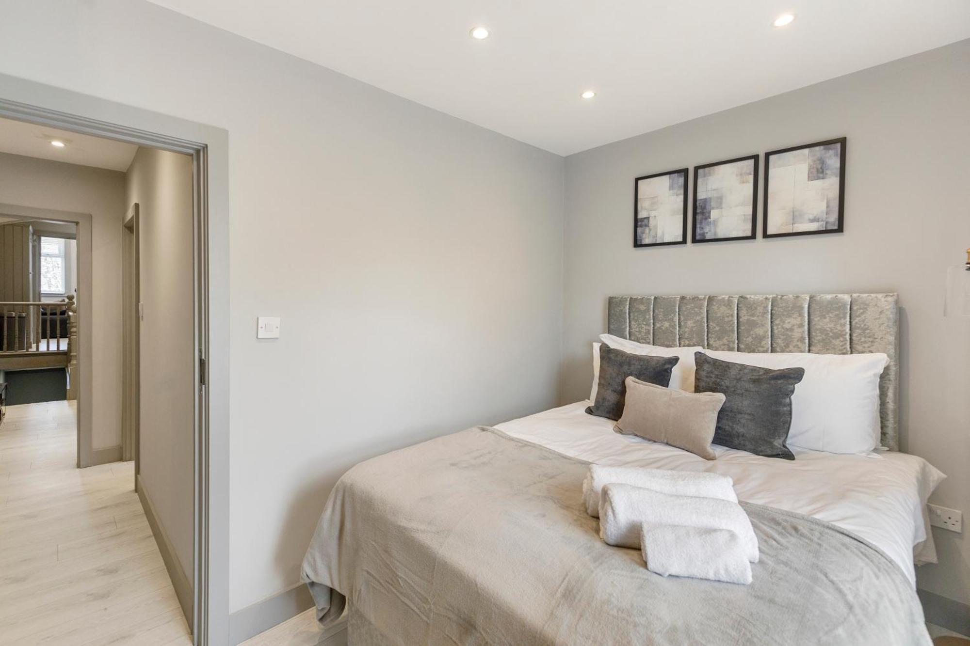 Wembley Luxury 3 Bedroom London Eksteriør billede